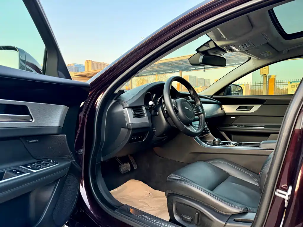 Jaguar XFL 2019 XFL 2.0T 200PS 2WD Fenghua Edition купить на сайте DeffCars