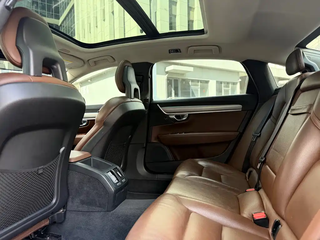 Volvo S90 2017 T4 Smart Edition купить на сайте DeffCars
