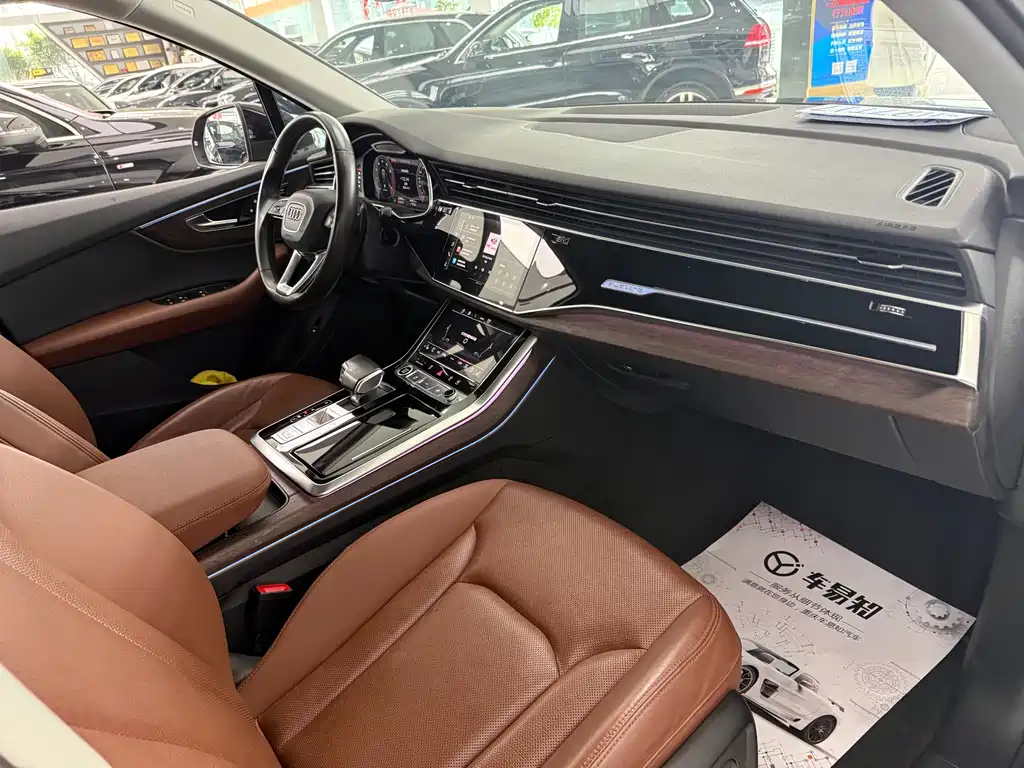 Audi Q7 2021 55 TFSI quattro S line sports version купить на сайте DeffCars