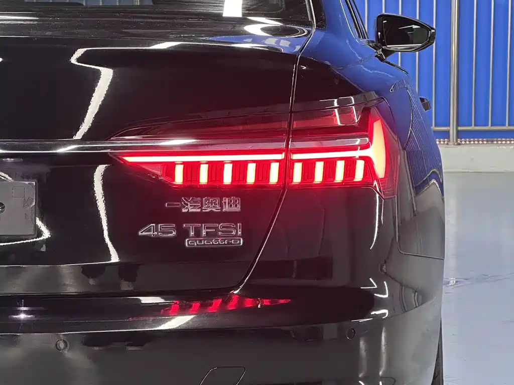 Audi A6L 2019 45 TFSI quattro exclusive and elegant model купить на сайте DeffCars