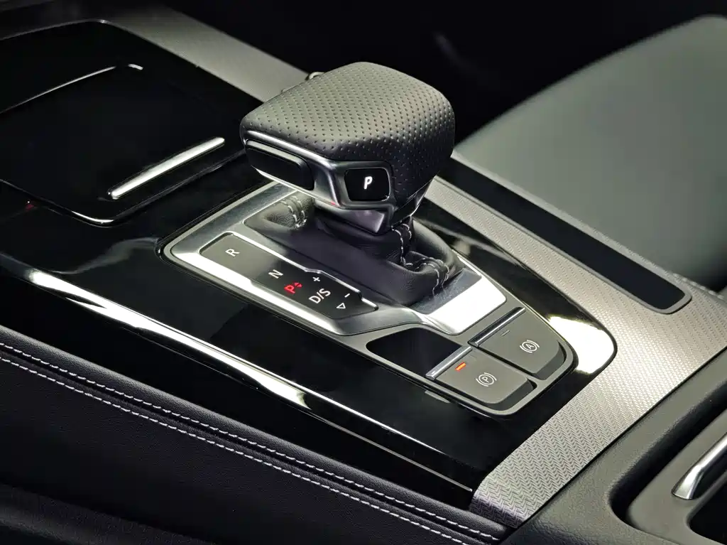 Audi Q5L 2022 45T luxury and dynamic model купить на сайте DeffCars