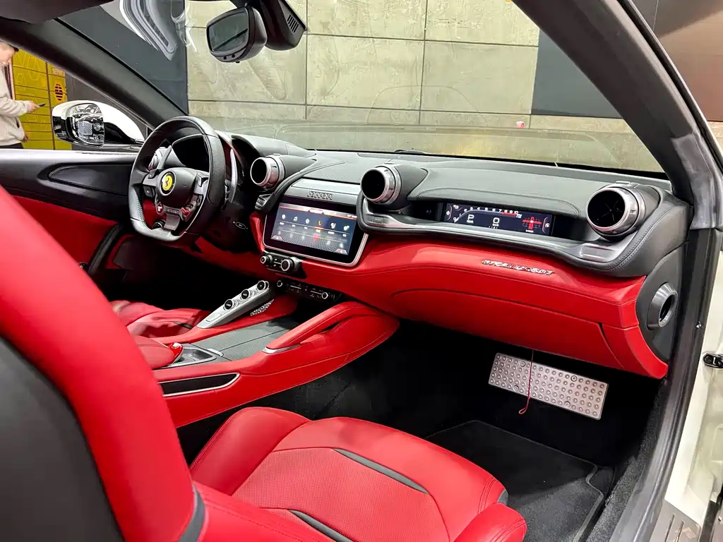 GTC4Lusso 2017 3.9T V8 купить на сайте DeffCars