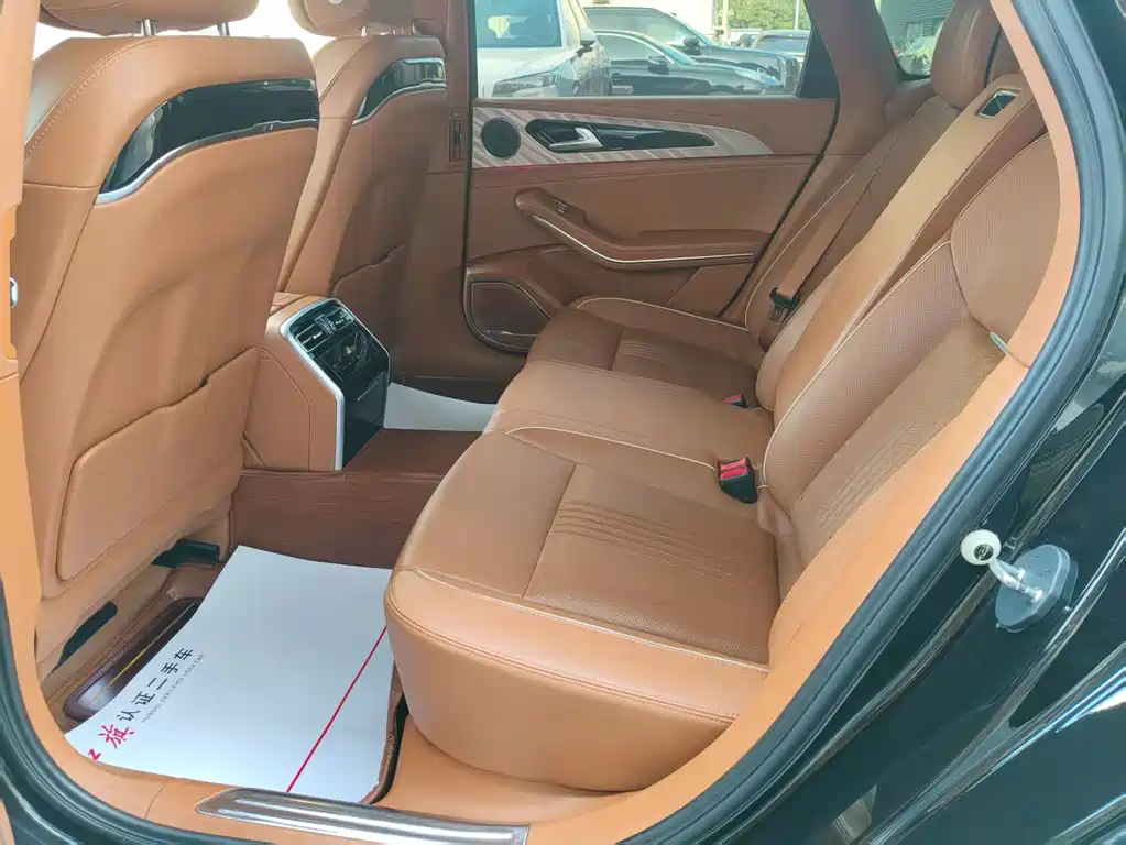 Hongqi H9 2020 2.0T Zhilian Flagship Edition купить на сайте DeffCars