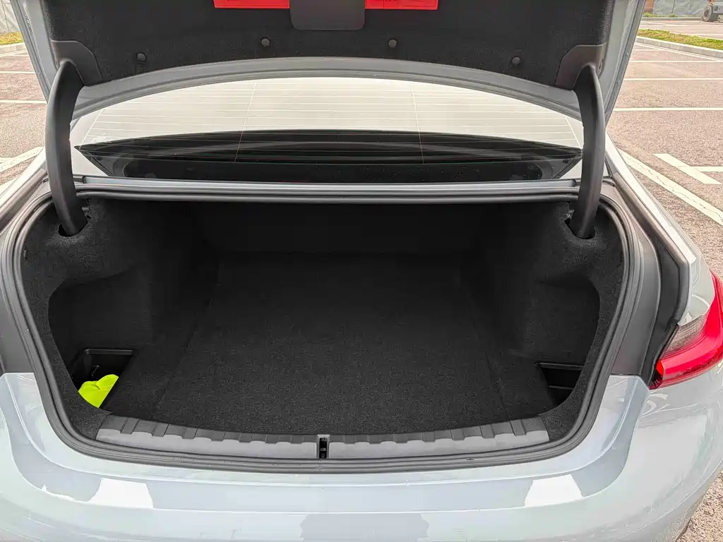 BMW 3 Series 2025 325Li M Sports Package купить на сайте DeffCars