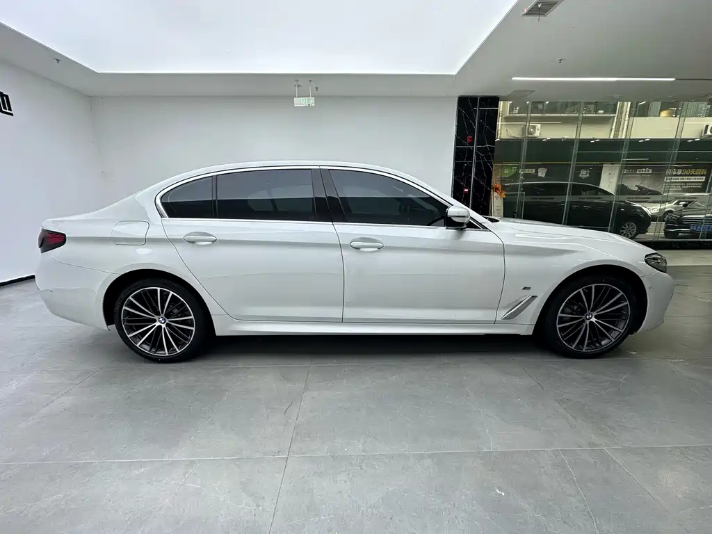 BMW 5 Series 2022 530Li Leading M Sport Kit купить на сайте DeffCars