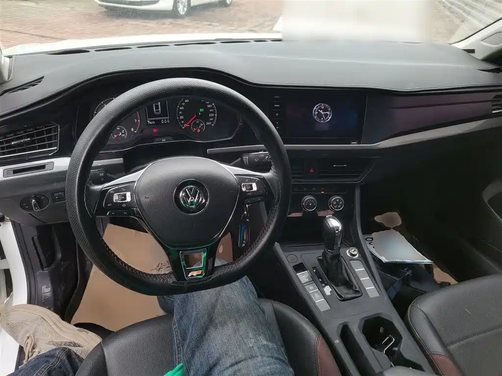 Bora 2020 1.5L automatic comfort model купить на сайте DeffCars
