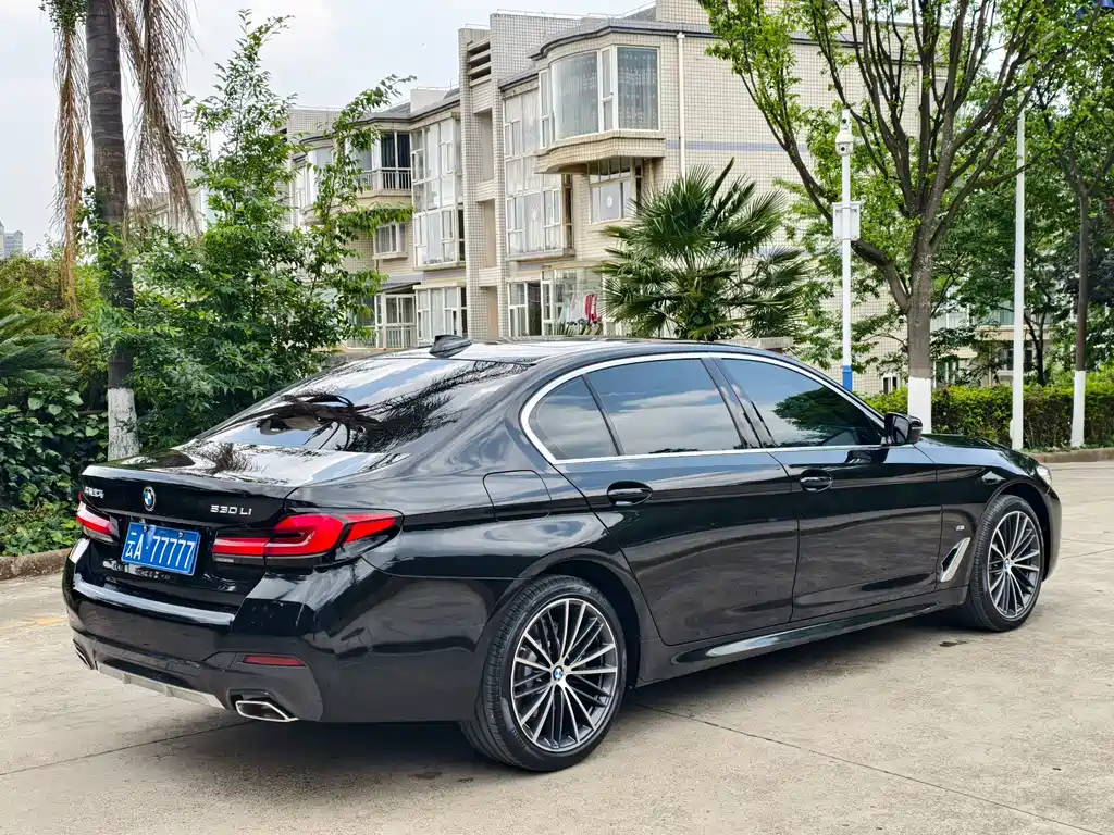 BMW 5 Series 2023 facelift 530Li leading M sports package купить на сайте DeffCars