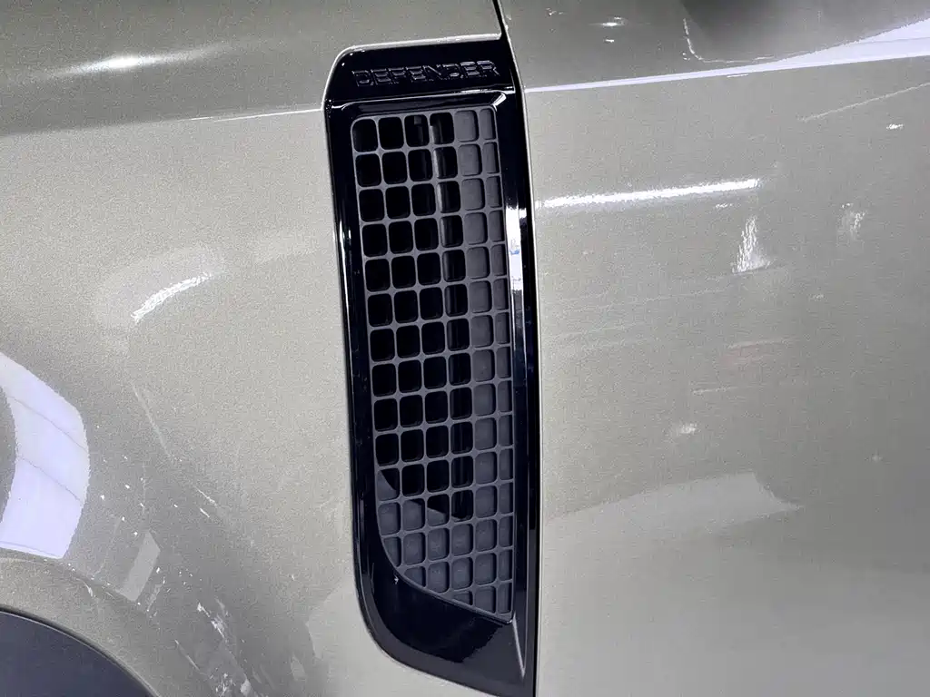 Land Rover Defender 2023 130 3.0T P400 HSE купить на сайте DeffCars