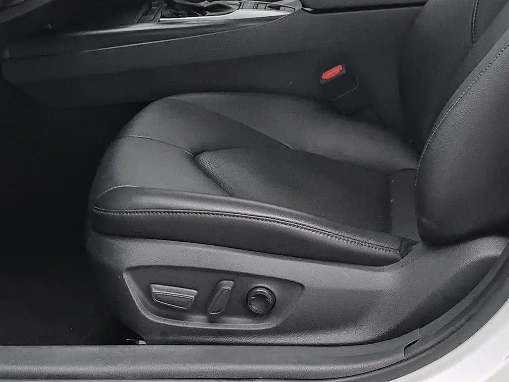 Camry 2023 2.5G Deluxe Edition купить на сайте DeffCars