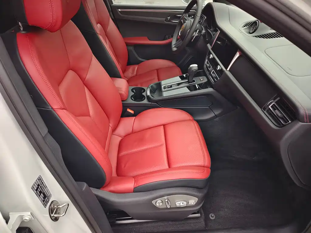 Macan 2024 Macan 2.0T купить на сайте DeffCars