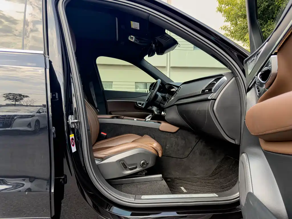 Volvo XC90 2021 B6 Zhiya Luxury Edition 7 seats купить на сайте DeffCars