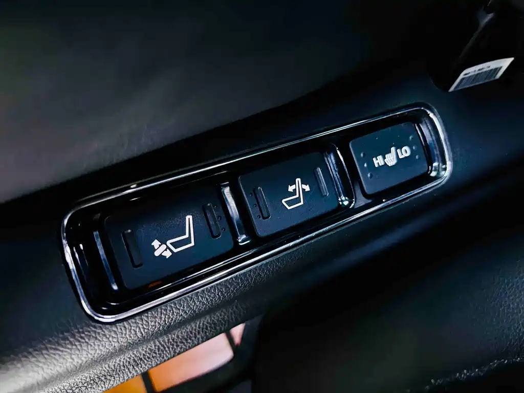 Alison 2022 2.0L e:HEV Deluxe Edition купить на сайте DeffCars