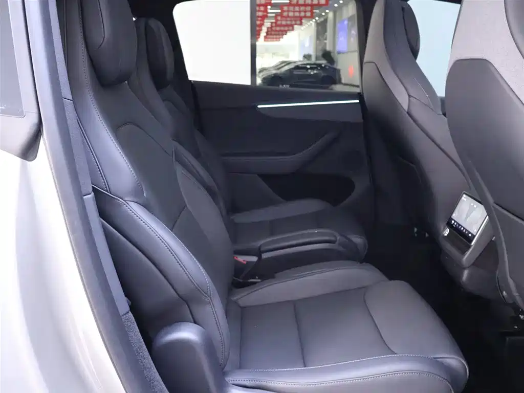 Model Y L 2025 long-range all-wheel drive version купить на сайте DeffCars