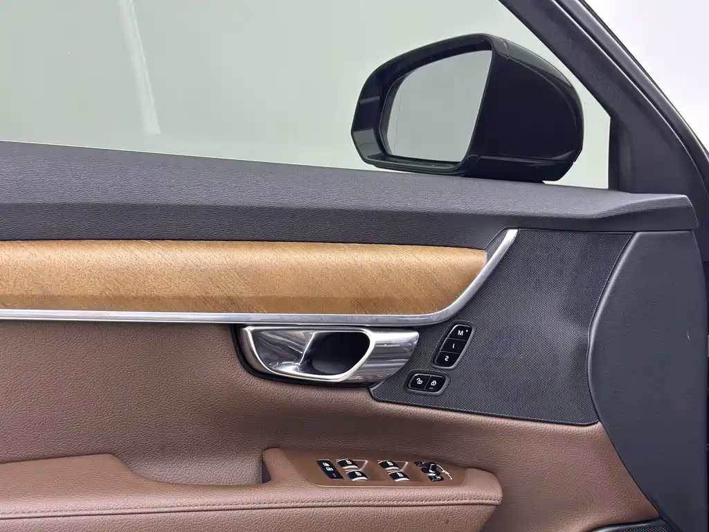 Volvo S90 2021 B5 Zhiyi Luxury Edition купить на сайте DeffCars