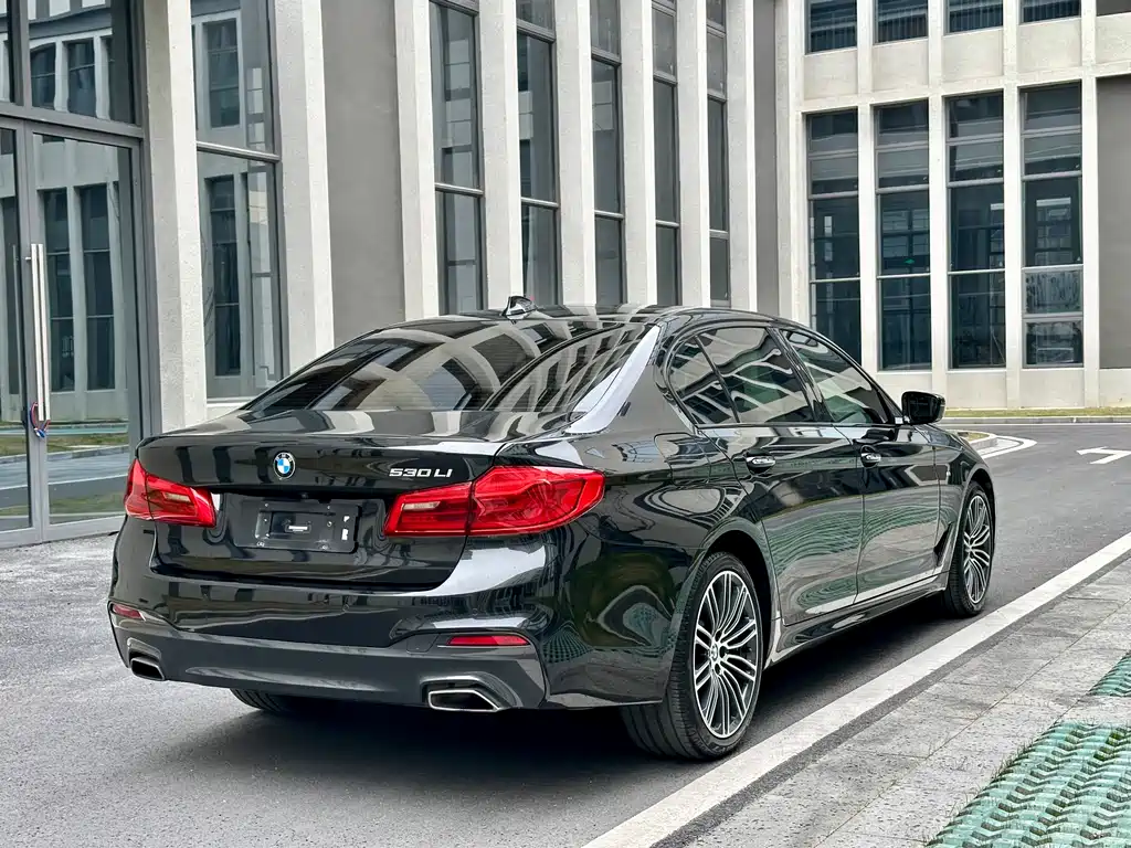 BMW 5 Series 2018 facelift 530Li Exclusive M Sports Package купить на сайте DeffCars