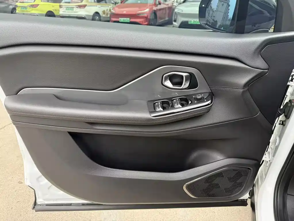 NIO ES8 2018 425KM Baseline Version Seven-Seater Version купить на сайте DeffCars