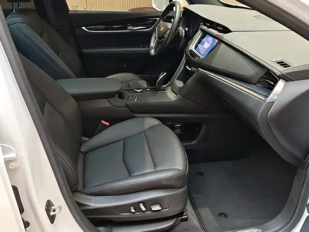 Cadillac XT5 2022 2.0T two-wheel drive luxury model купить на сайте DeffCars