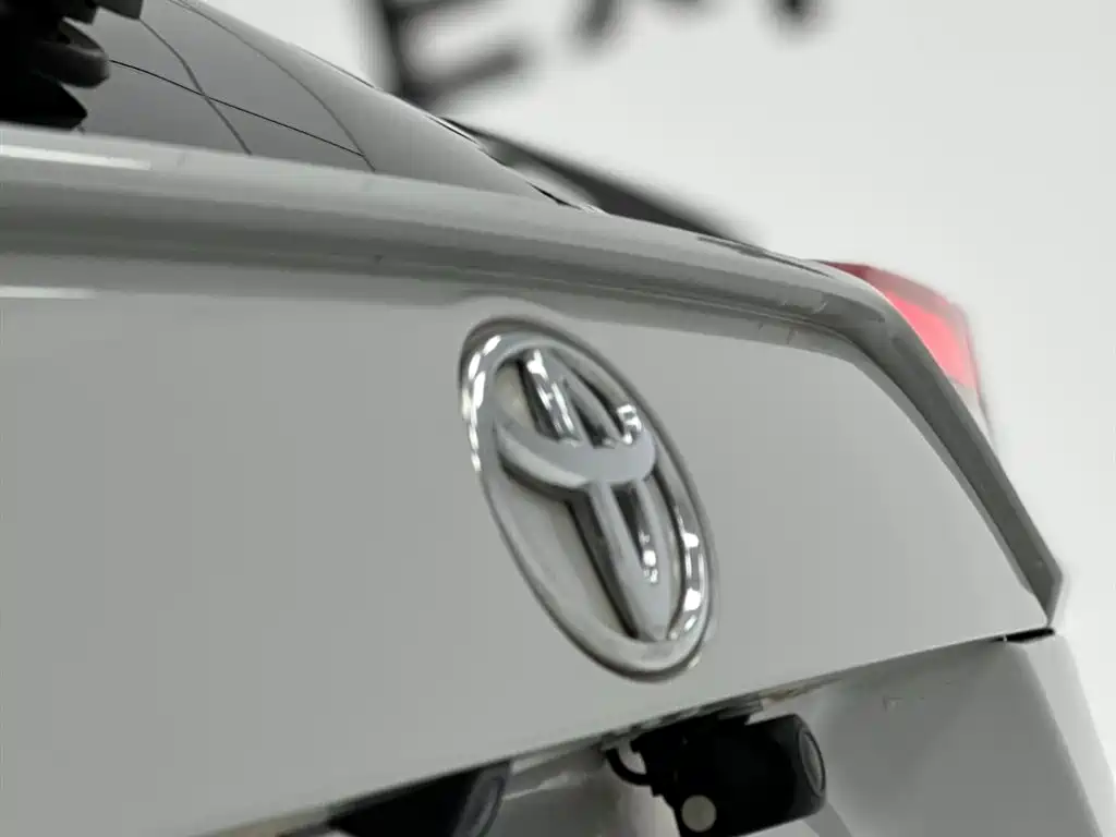 RAV4 Rongfang 2022 2.0L CVT two-wheel drive fashion version купить на сайте DeffCars