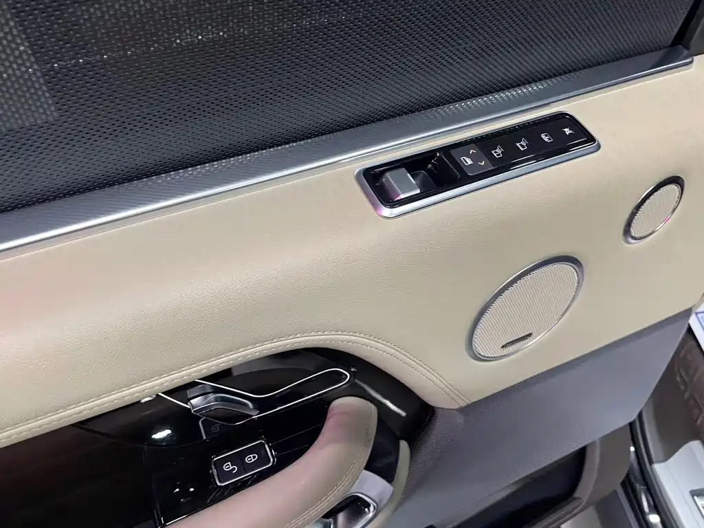 Range Rover 2020 3.0 L6 Legend Extended Edition купить на сайте DeffCars