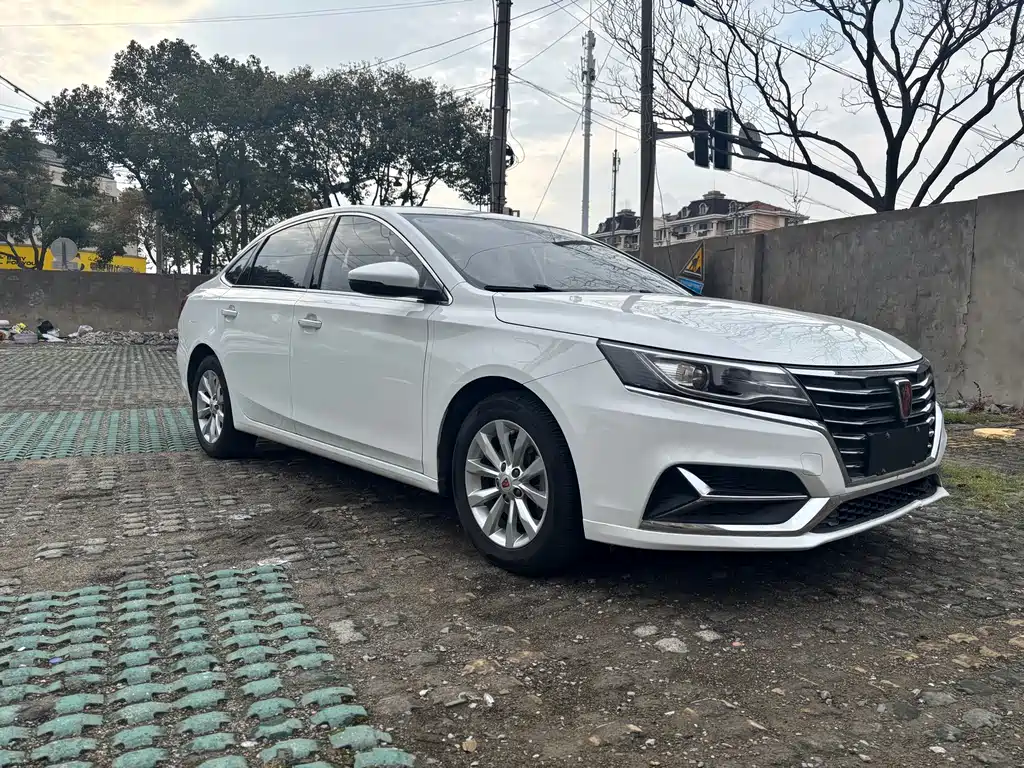 Roewe i6 New Energy 2017 45T Hybrid Internet Smart Edition купить на сайте DeffCars
