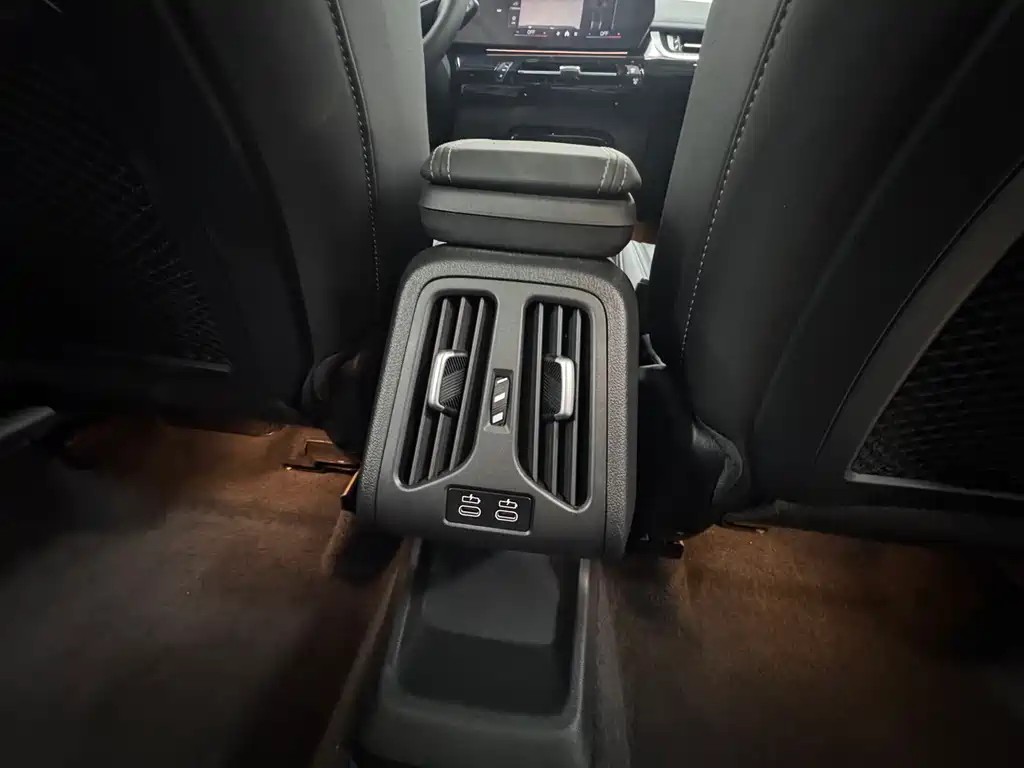 BMW X1 2024 sDrive20Li X Design Package купить на сайте DeffCars