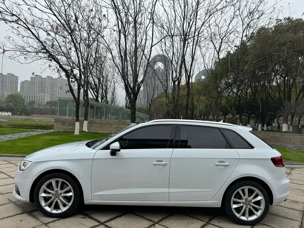 Audi A3 2016 Sportback 40 TFSI Fashion купить на сайте DeffCars