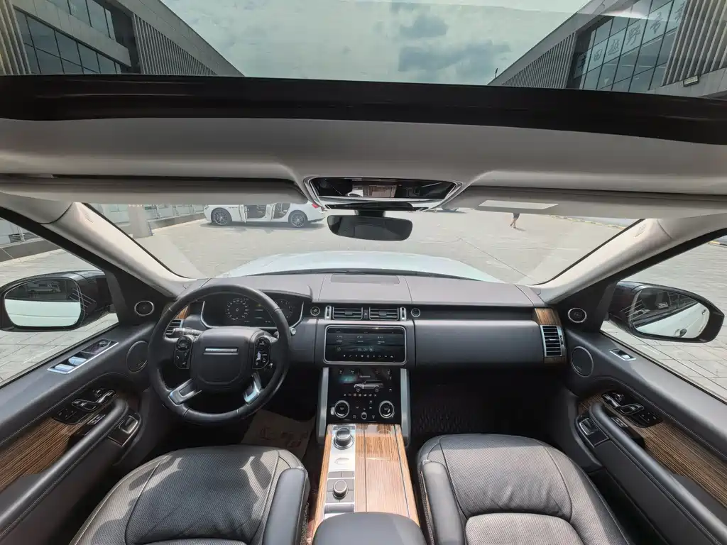 Range Rover 2019 3.0 SCV6 Legend Edition купить на сайте DeffCars