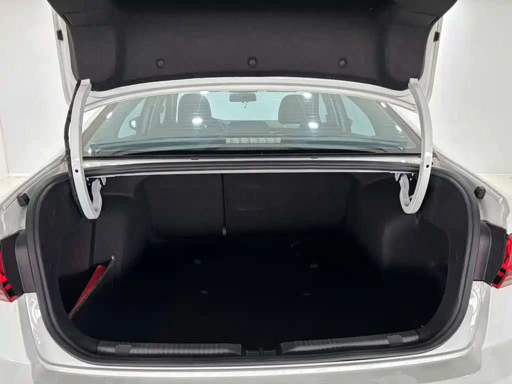 Bora 2023 model 200TSI DSG Zhixing PRO version купить на сайте DeffCars