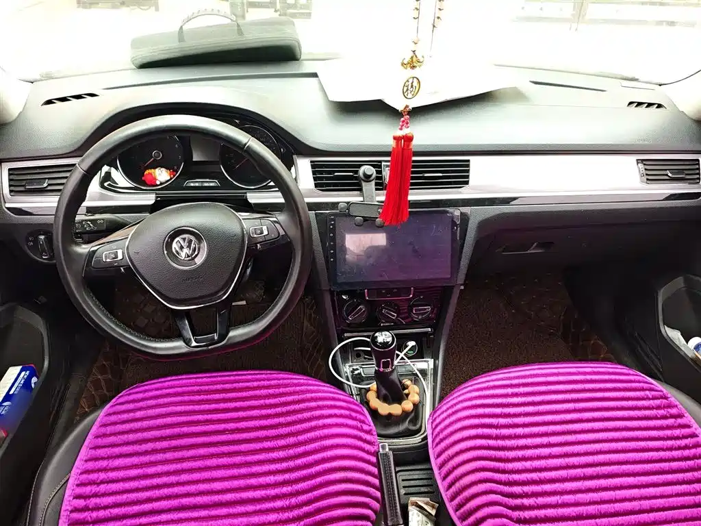 Bora 2018 1.5L manual comfort model купить на сайте DeffCars