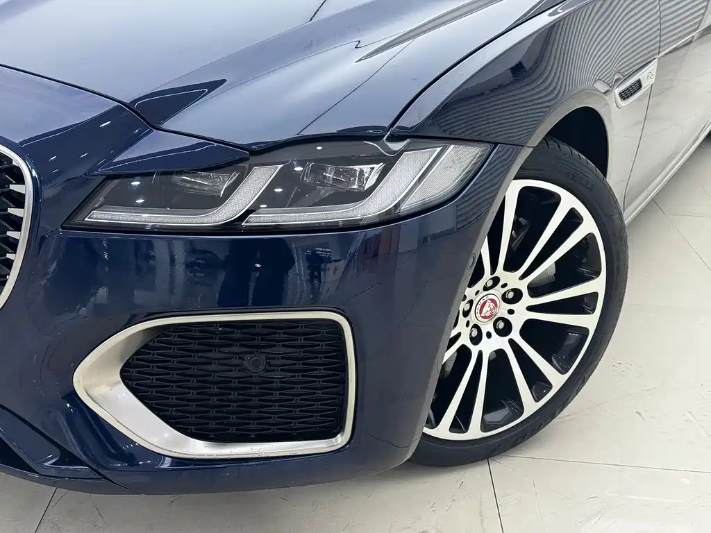 Jaguar XFL 2022 XFL 2.0T P250 two-wheel drive exclusive luxury version купить на сайте DeffCars