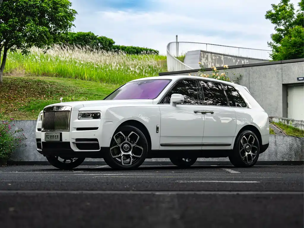 Cullinan 2018 four-seat version купить на сайте DeffCars