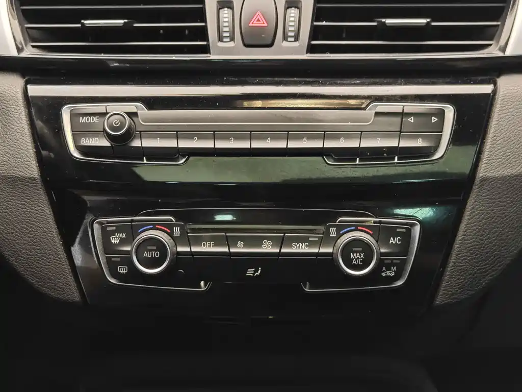 BMW X1 2019 sDrive20Li Leading Model купить на сайте DeffCars