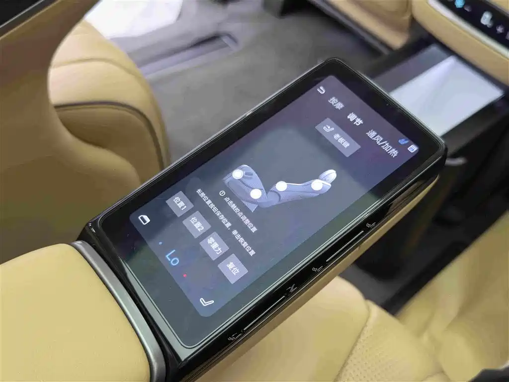 Denza D9 2024 DM-i 980 4WD Flagship купить на сайте DeffCars