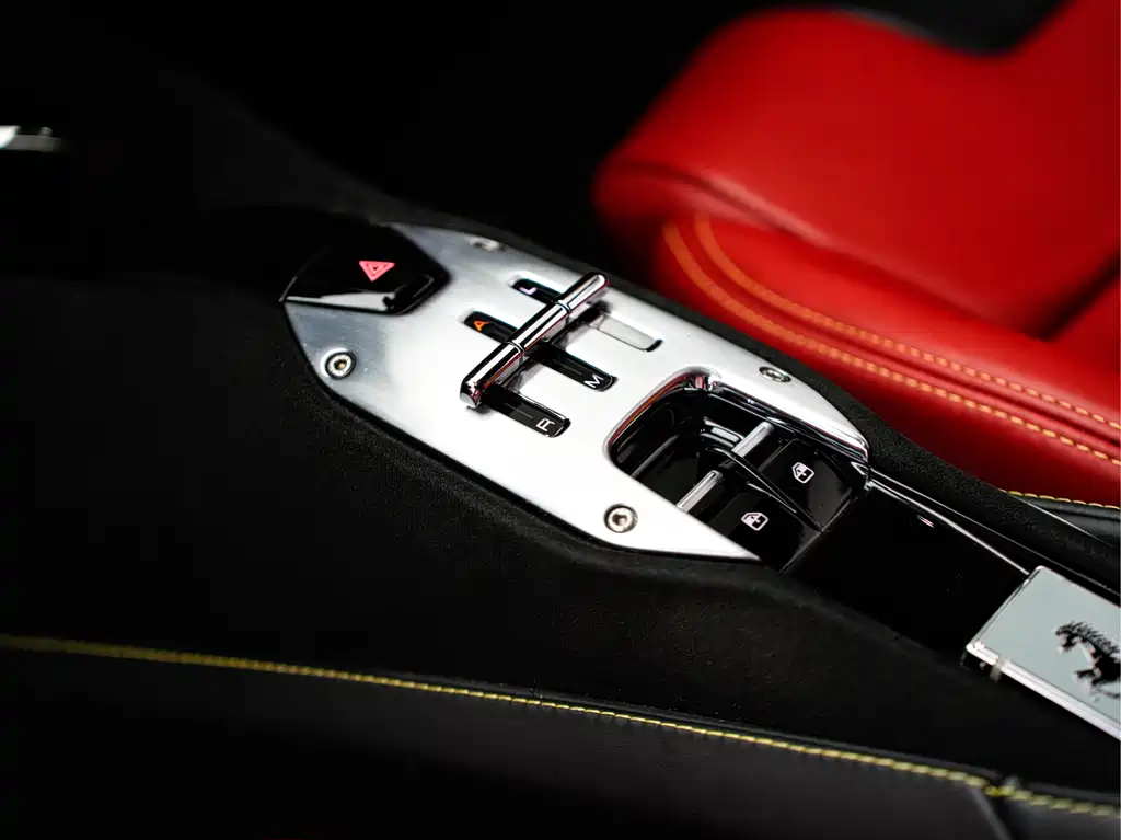 SF90 2020 3.9T V8 Stradale купить на сайте DeffCars