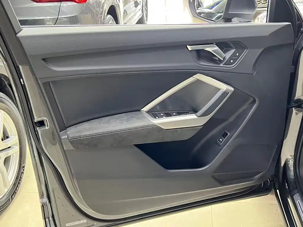 Audi Q3 2022 35 TFSI Fashion Dynamic купить на сайте DeffCars