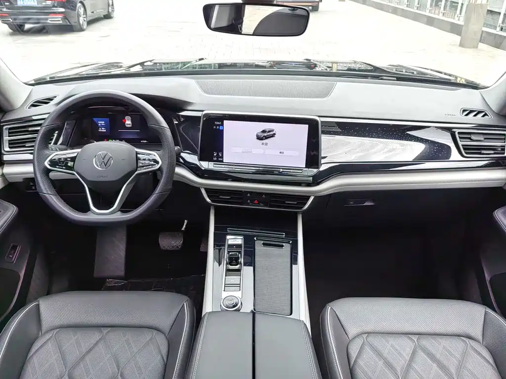 Touron 2023 380TSI four-wheel drive luxury version купить на сайте DeffCars