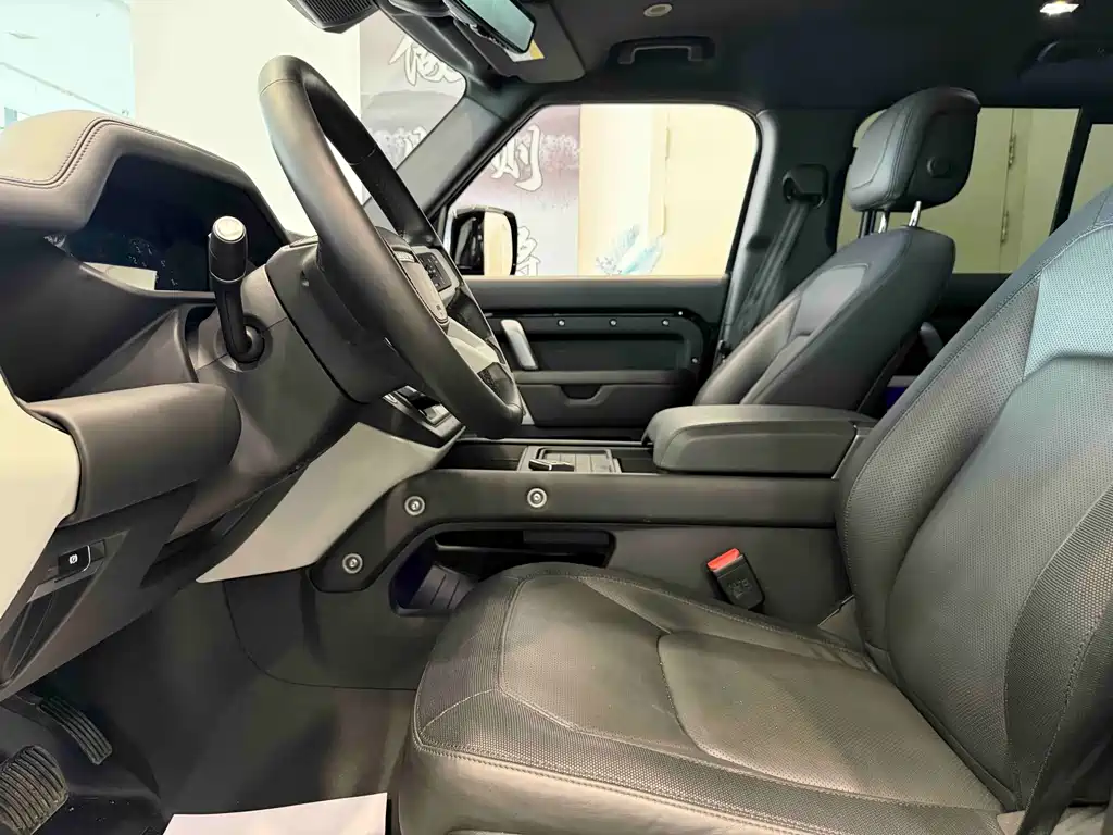 Land Rover Defender 2024 110 3.0T P400 X-DYNAMIC HSE купить на сайте DeffCars