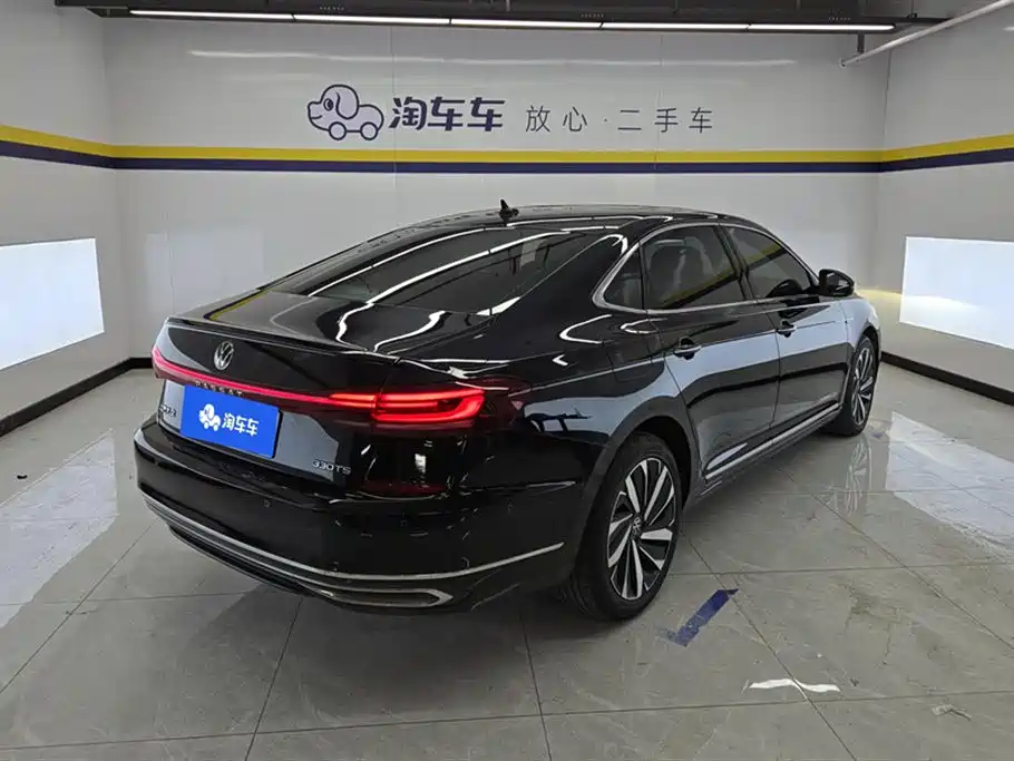 Passat 2022 330TSI Deluxe Edition купить на сайте DeffCars