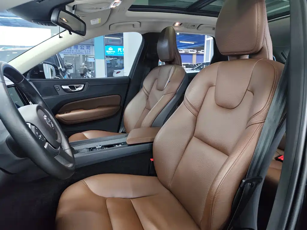 Volvo XC60 2019 T5 4WD Zhiyi Edition National V купить на сайте DeffCars