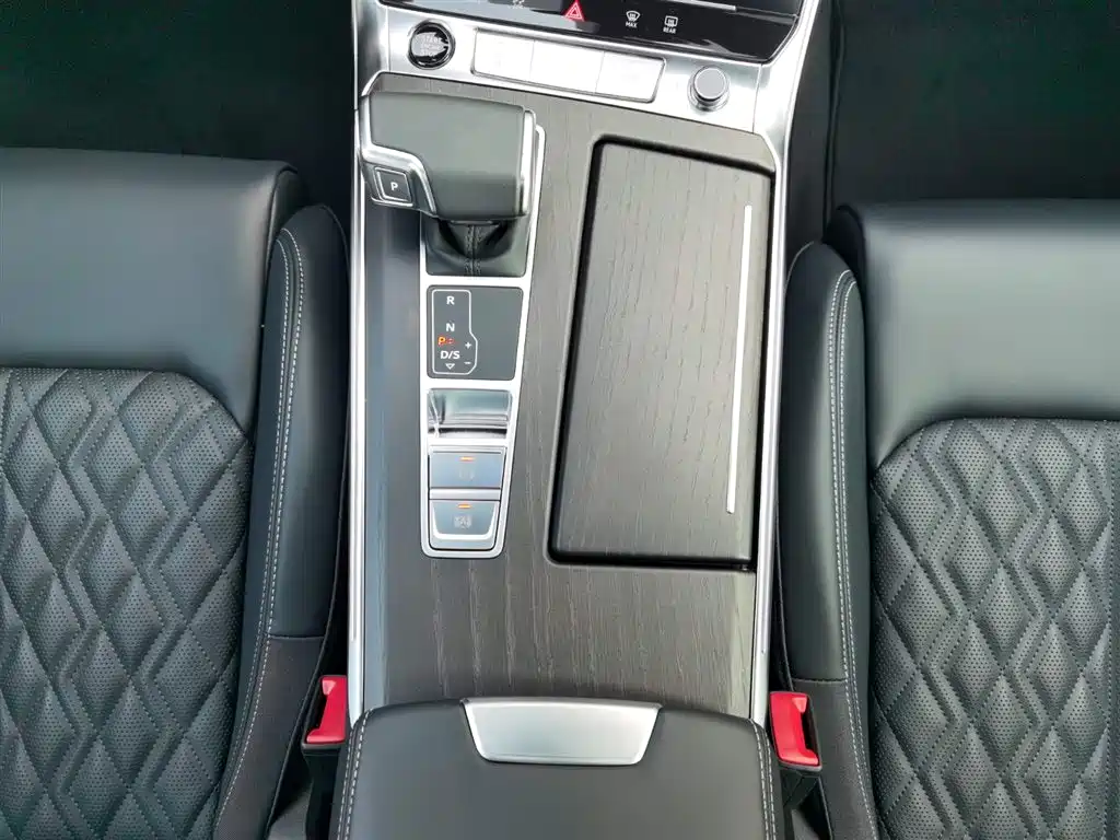 Audi A6L 2025 45 TFSI quattro premium dynamic model купить на сайте DeffCars