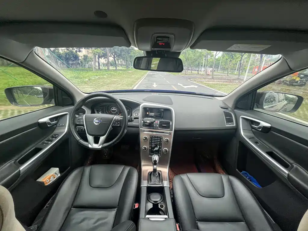 Volvo XC60 2016 T5 Smart Edition купить на сайте DeffCars