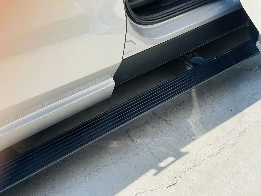 Ideal L8 2024款 Ultra купить на сайте DeffCars