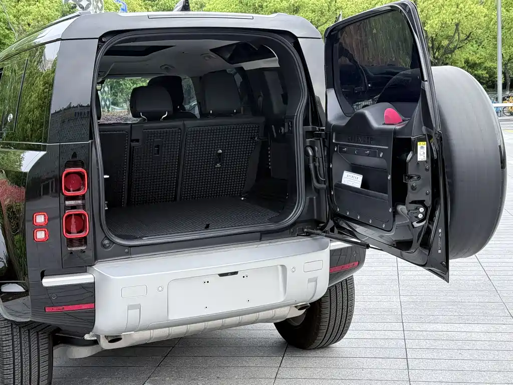 Land Rover Defender 2024 110 3.0T P400 XS купить на сайте DeffCars