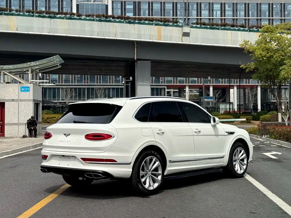 Bentayga 2021 4.0T V8 купить на сайте DeffCars