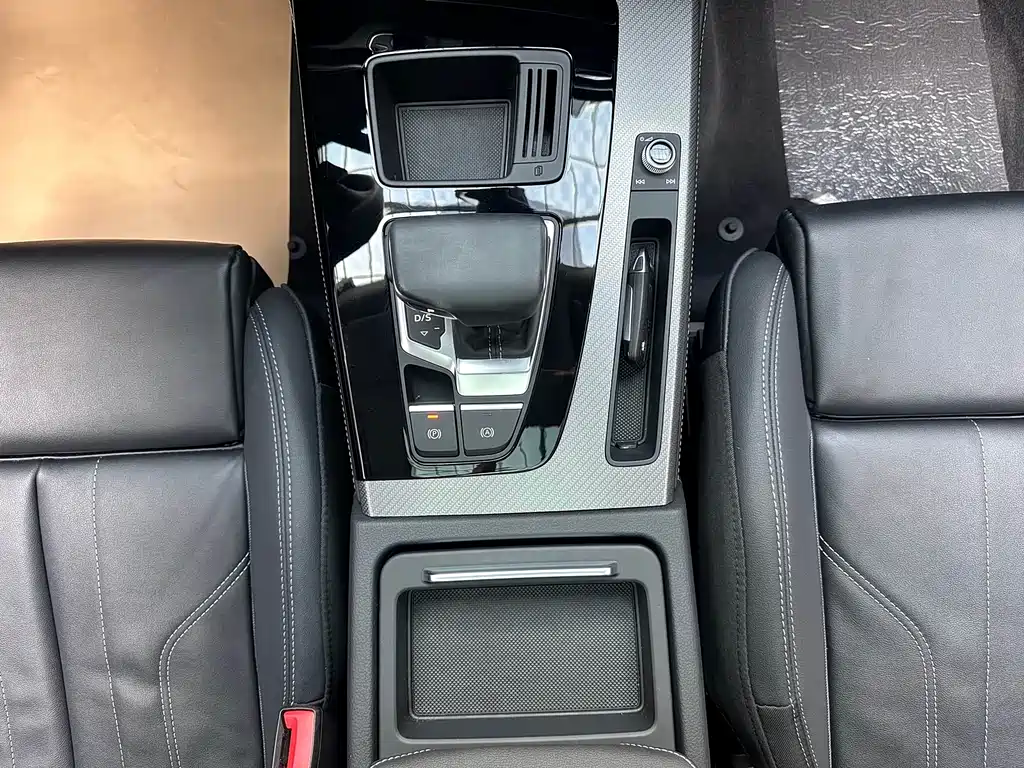 Audi Q5L 2022 40T luxury and dynamic model купить на сайте DeffCars