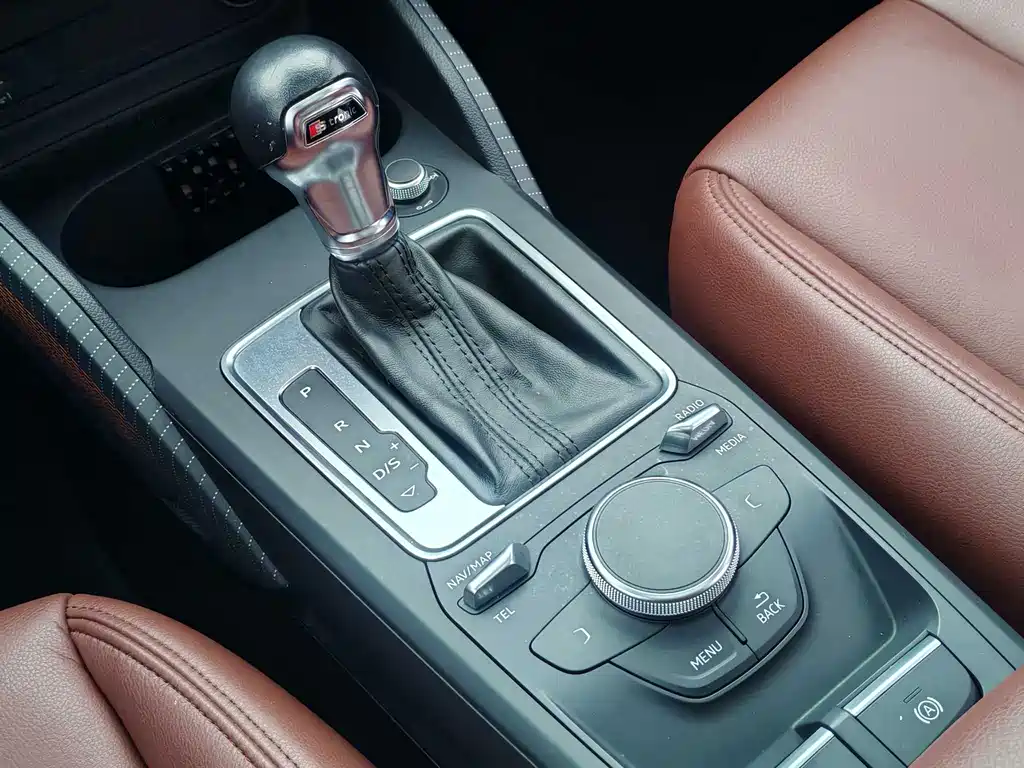 Audi Q2L 2018 35 TFSI launches exclusive version, National VI купить на сайте DeffCars