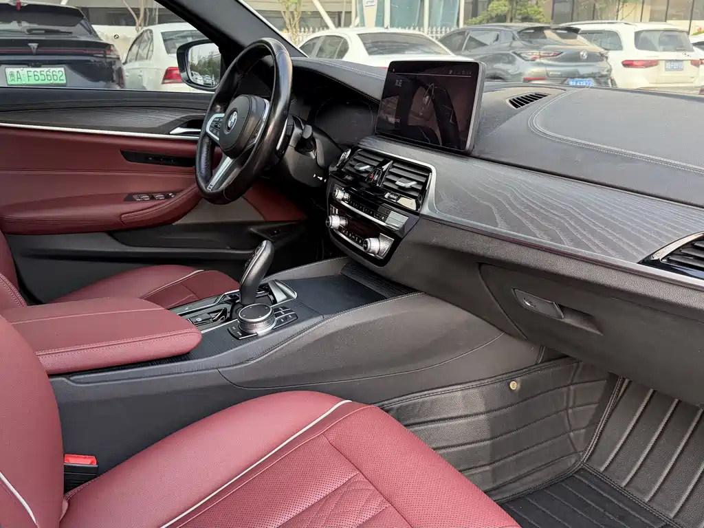 BMW 5 Series 2021 530Li Leading M Sports Package купить на сайте DeffCars