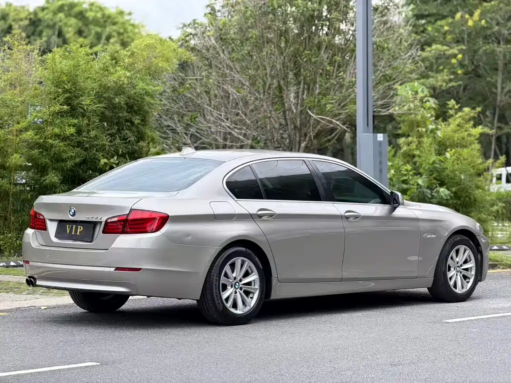 BMW 5 Series 2013 520Li Classic купить на сайте DeffCars
