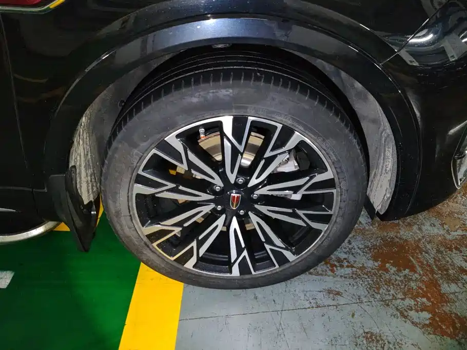 Hongqi HS5 2023 2.0T four-wheel drive Qixiang Pro version купить на сайте DeffCars