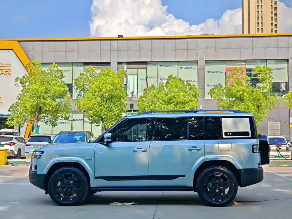 Titanium 7 2025 190KM four-wheel drive Ultra version купить на сайте DeffCars